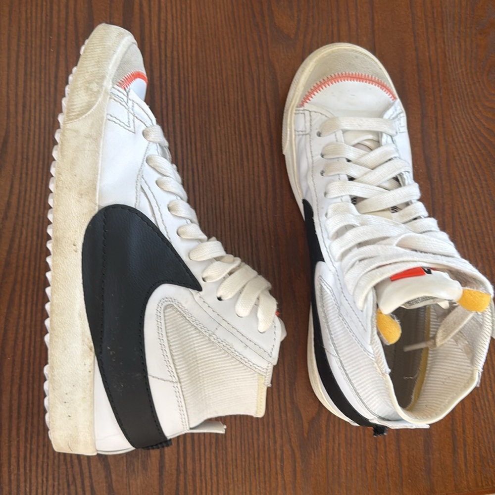 Nike Blazer Mid ‘77 Jumbo basketball shoes
Men’s size 11 Women’s size 12.5 - Picture 4 of 9